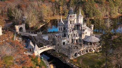 Inside a $35 Million Connecticut Castle With Moat and Dungeon – Robb Report