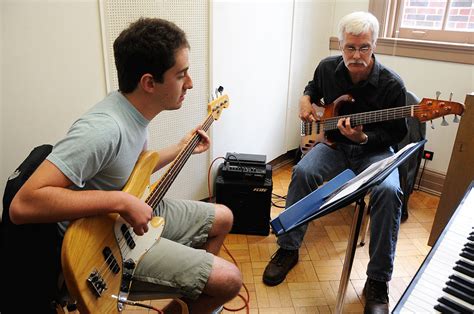 File:Music Lessons Guitars Tulane.jpg - Wikimedia Commons