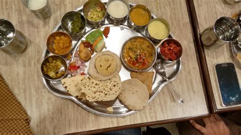 Top 14 delicacies of Madhya Pradesh