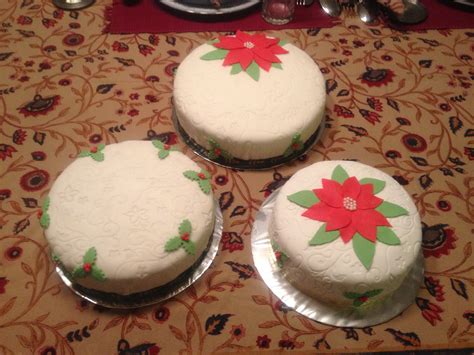 Christmas cakes-rich fruit cake with marzipan and fondant. | Christmas ...