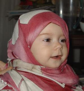 Foto Bayi Lucu Berjilbab | FOTO FOTO UNIK