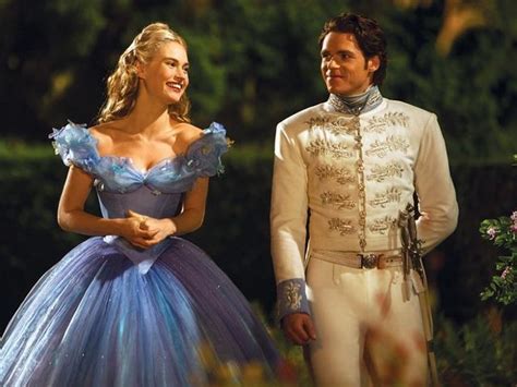 Pin de Blanche Young em Cinderella Lily James. | Casamento de cinderela, Vestidos, Vestidos de ...