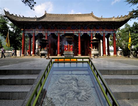 Yellow Emperor Mausoleum Day Tour from Xian - China Xian Tour Reservations