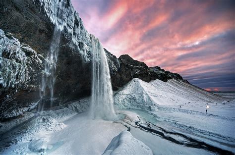 Seljalandsfoss Waterfall, Iceland : pics