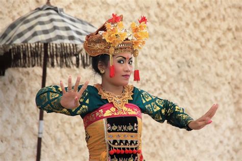 Legong Keraton: Tarian Klasik Bali yang Bertahan Berabad-abad - Indonesia Kaya