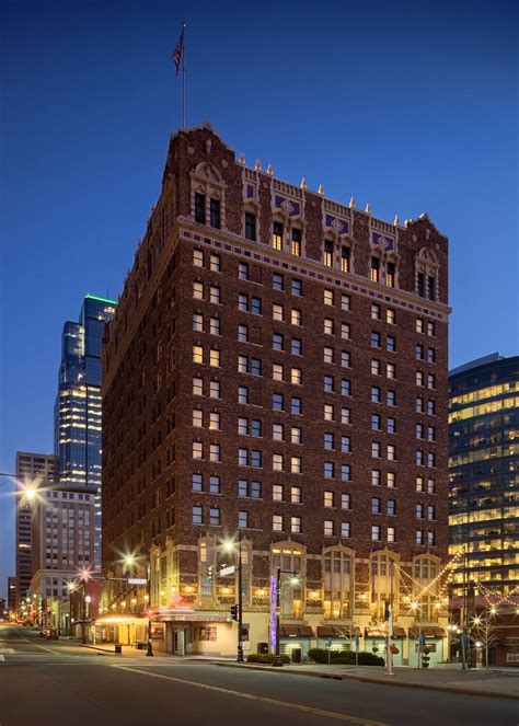 HILTON PRESIDENT KANSAS CITY - Updated 2024 Prices & Hotel Reviews (MO)