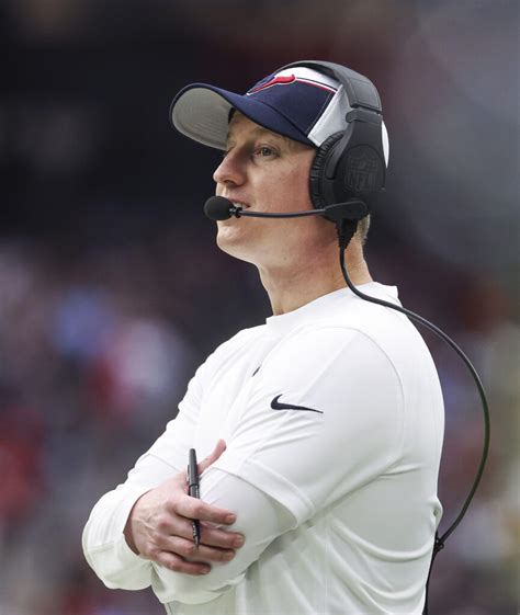 Texans' Bobby Slowik Arranges Second HC Interviews With Commanders, Falcons