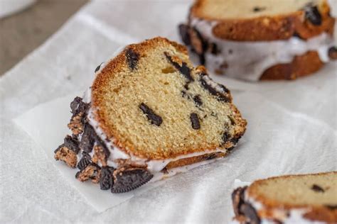 Vanilla Oreo Cake - Vintage Kitchen