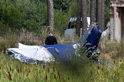 Bodies from Yevgeny Prigozhin plane crash contained 'fragments of hand ...