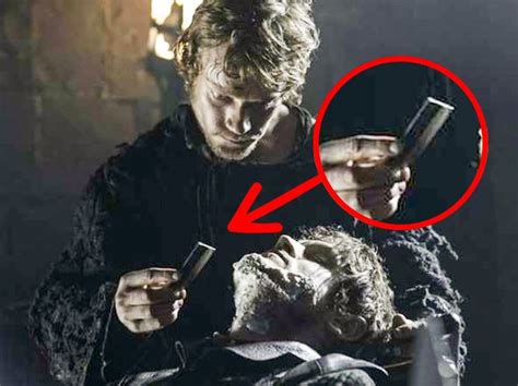 We’ve Found 10 More “Game of Thrones” Bloopers That Are Just As Ridiculous As the Starbucks Cup ...