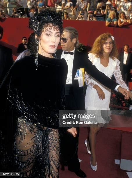 Cher Oscars 1988 Photos and Premium High Res Pictures - Getty Images