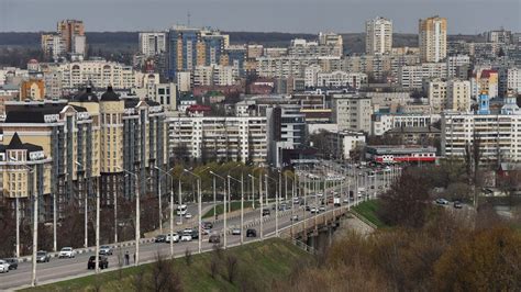 Ukraine: Wakefield to sever ties with Russian twin city - BBC News