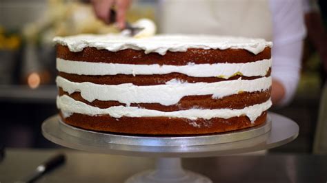 Harry and Meghan's royal wedding cake unveiled | 11alive.com