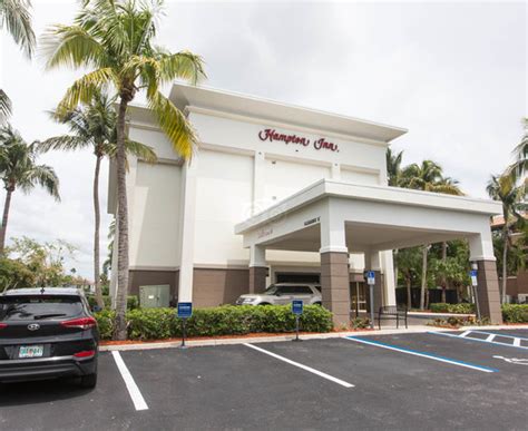 HAMPTON INN CENTRAL NAPLES - Updated 2019 Prices, Hotel Reviews, and Photos (Florida) - TripAdvisor