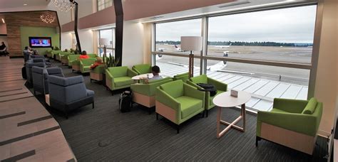 Review: The New Alaska Airlines Lounge in Seattle (SEA) - The Points Guy