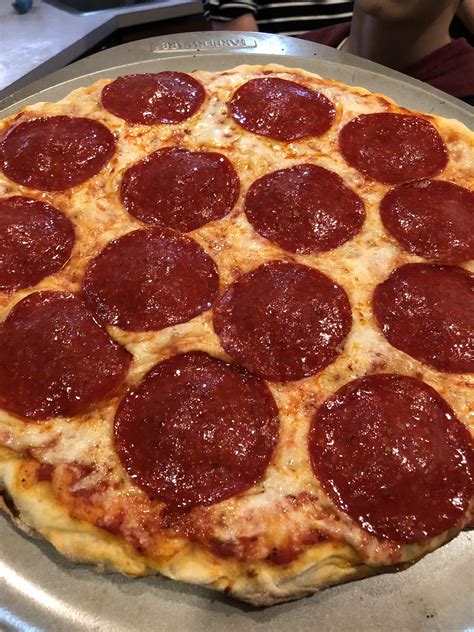 [Homemade] Pepperoni Pizza : r/food