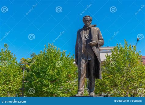 Statue of Ibrahim Rugova in Prishtina, Kosovo Editorial Photo - Image of monument, famous: 205069981