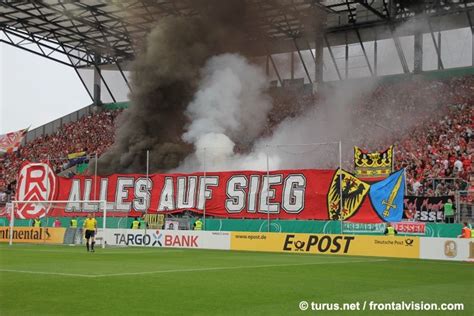 Pyroshow RWE Fans Ultras | Rot weiss essen, Kohlenpott, Fussball