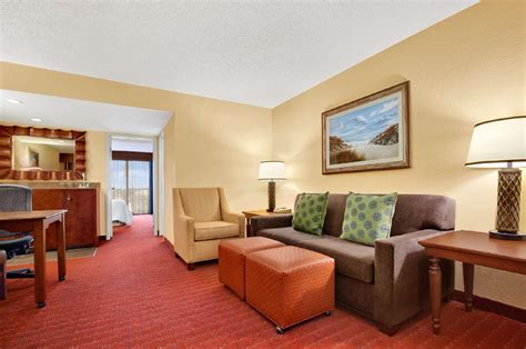 Embassy Suites Orlando North Hotel in Orlando (FL) - Room Deals, Photos & Reviews