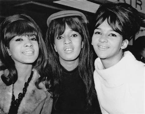 Ronnie Spector sings her classic Christmas songs at the Dakota Jazz Club | Minnesota Public ...