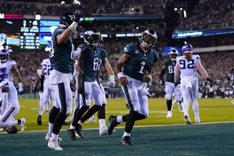 Hurts puts together highlight-reel effort in Eagles’ trouncing of Vikings - pennlive.com