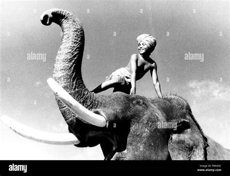 Elephant boy 1937 sabu hi-res stock photography and images - Alamy