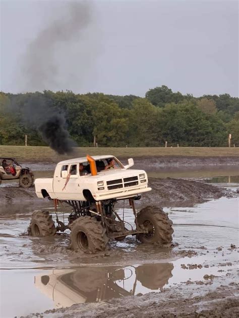 Been quite forever since my last post, here's a mega mud truck in action that I've helped my ...