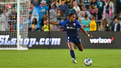 San Diego Wave FC’s Naomi Girma Makes Women’s Soccer History – NBC 7 San Diego