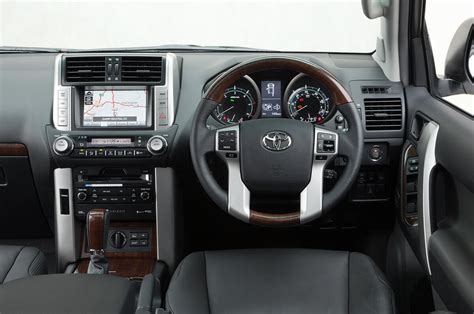 Toyota Land Cruiser V8 2008-2011 interior | Autocar