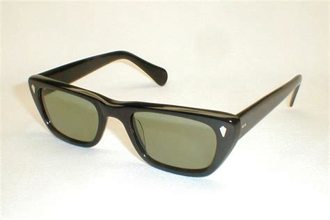 Classic_1960s_Vintage_Sunglasses