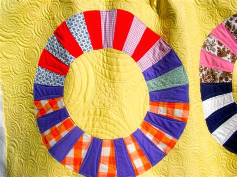 TIA CURTIS QUILTS: Leia's Wagon Wheel quilt