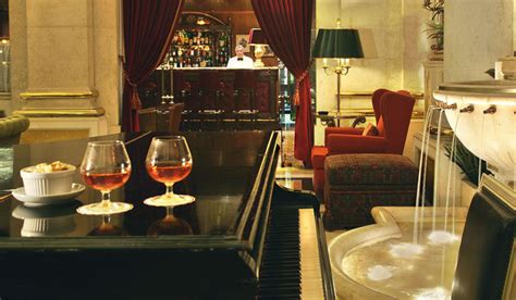 Hotel in Lisbon - Hotel Avenida Palace | Official website - Luxury and elegance