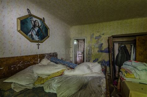 Abandoned Bedroom With Picture Stock Image - Image of window, expire ...