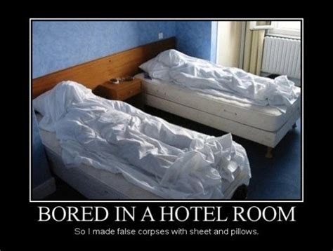 Bored In a Hotel Room | Funlexia - Funny Pictures