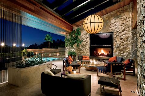 Inside Jennifer Aniston’s House in Beverly Hills | Outdoor living space, Celebrity houses, House ...