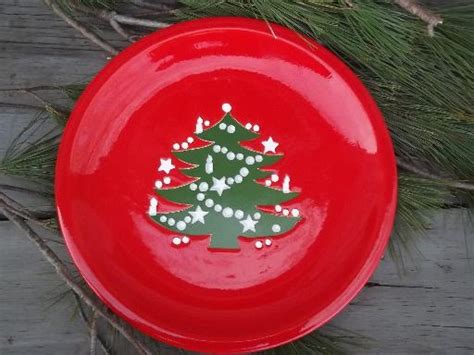 4 red and green Christmas Tree dinner plates, Waechtersbach pottery