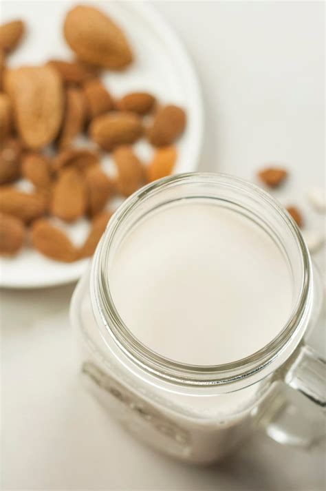 How to Make A Healthy Coffee Creamer