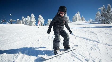 How to Teach Your Kids to Snowboard: The Ultimate Guide – keepitgnarly.com