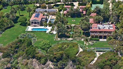 Stars Who've Lived in Malibu