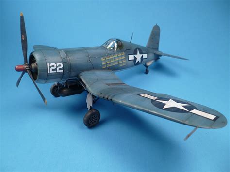 Vought F4U-1A Corsair Fighter Aircraft -- Plastic Model Airplane Kit -- 1/48 Scale -- #61070 ...