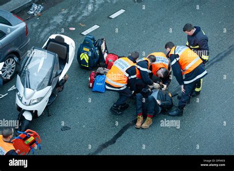 Road accident hi-res stock photography and images - Alamy