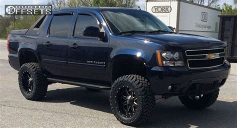 Chevrolet Avalanche Lifted - amazing photo gallery, some information and specifications, as well ...