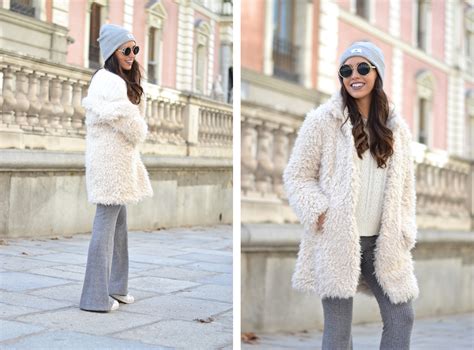 Warm white coat: Winter outfit