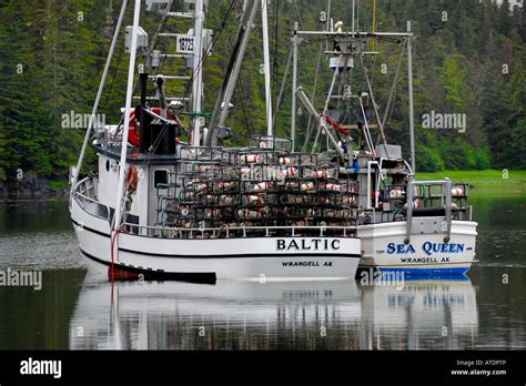 Alaska crab fishing boat hi-res stock photography and images - Alamy