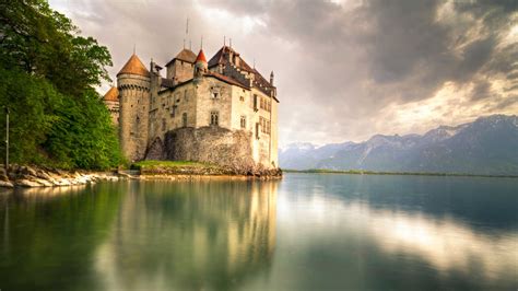 Discover the Chillon Castle - Enterprise Rent-A-Car