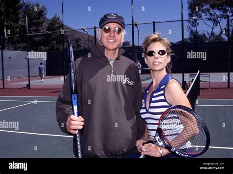 Cheryl hines curb your enthusiasm 2000 hi-res stock photography and images - Alamy