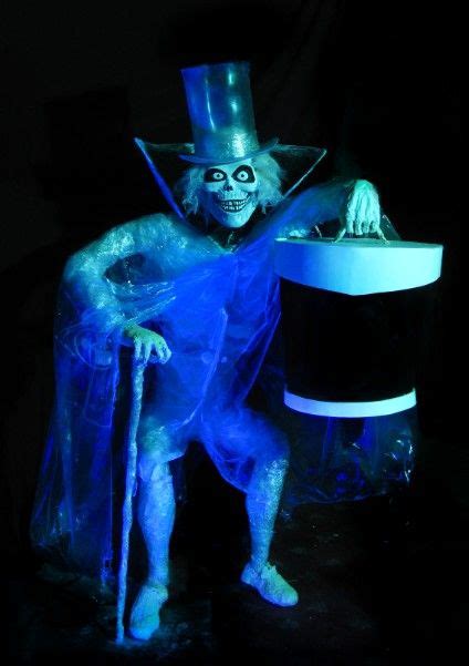 Hatbox Ghost Replica | Hatbox ghost, Disney haunted mansion, Haunted ...