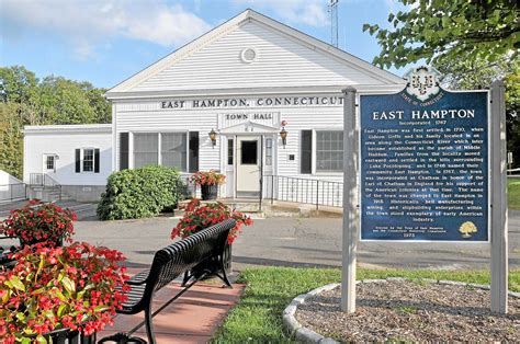 Finance board approves sale of East Hampton town hall building