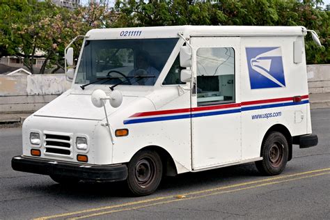 Postal Carrier Secrets Your Mailman Wishes You Knew | Reader's Digest