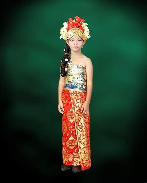 Panoramio - Photo of Indonesian traditional clothes 8 | Retro, Indonesia, Pinterest